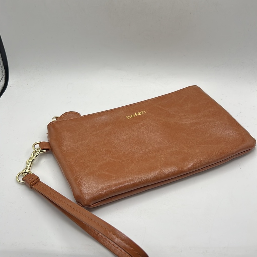 Befen Italian Leather Wristlet - Picture 2 of 6